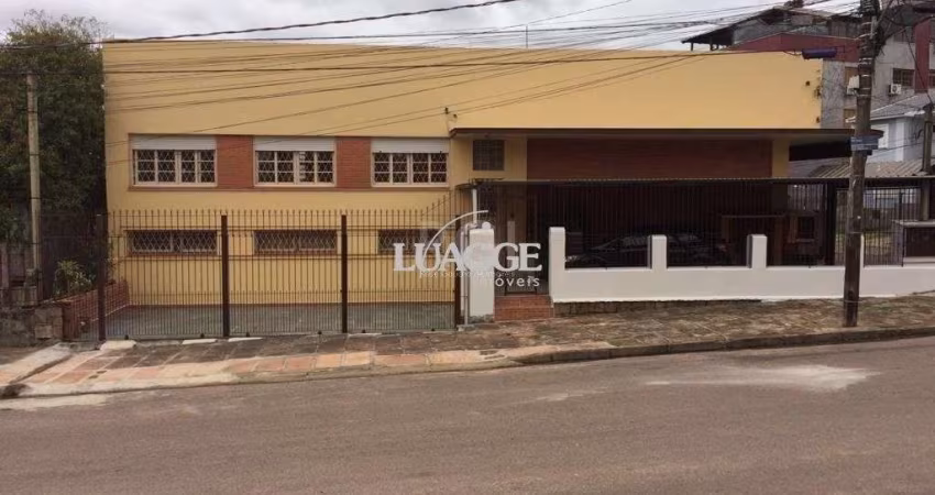Casa para Venda - 233m², 4 dormitórios, 5 vagas - Nonoai
