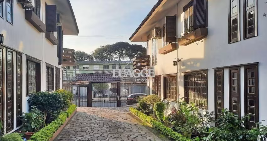 casa em condomínio com 3 dormitórios, sendo 1 suíte e vaga para dois carros no bairro Tristeza