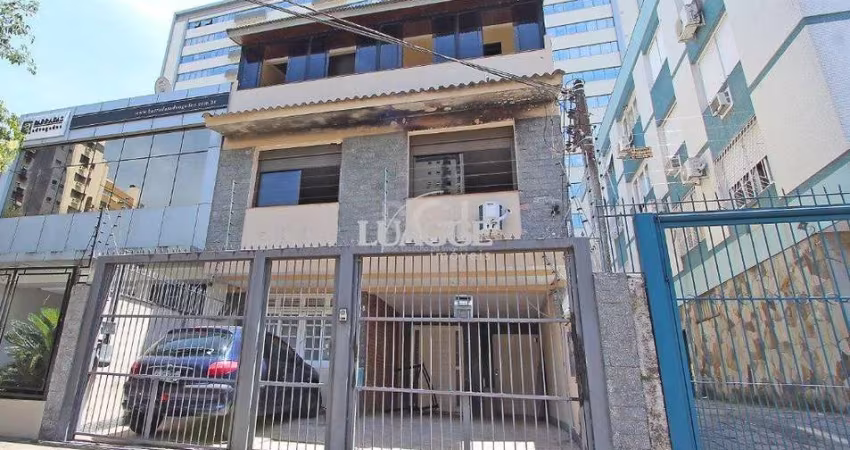 Casa para Venda - 300m², 6 dormitórios, sendo 1 suites, 3 vagas - Menino Deus