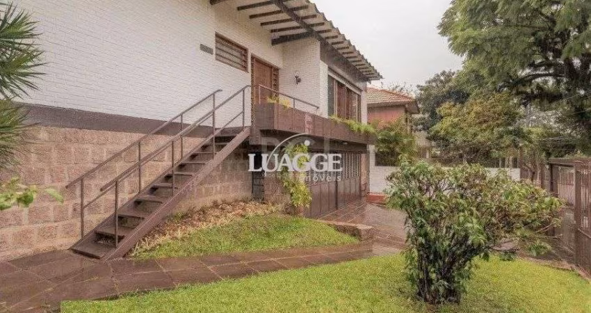 Casa para Venda - 327m², 4 dormitórios, sendo 1 suites, 3 vagas - Chácara das Pedras