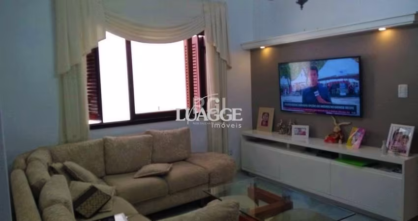 Casa para Venda - 175m², 4 dormitórios, sendo 2 suites, 2 vagas - Santa Cecília