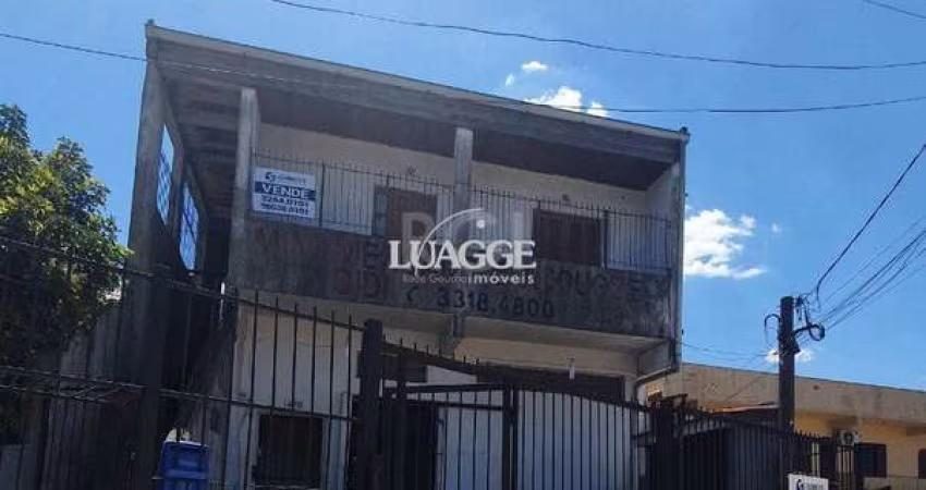 Casa para Venda - 290m², 4 dormitórios, sendo 2 suites, 2 vagas - Cascata