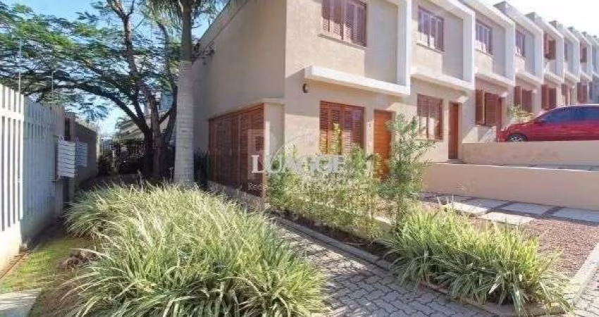 Casa para Venda - 108.8m², 2 dormitórios, sendo 2 suites, 1 vaga - Teresópolis