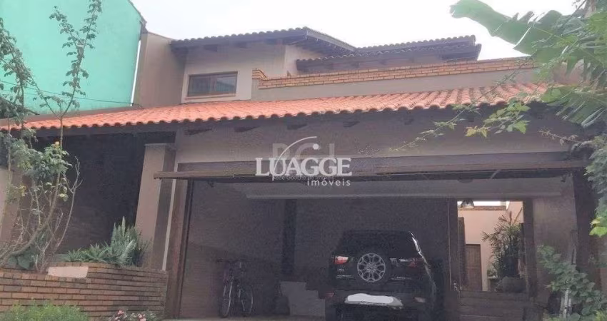 Casa de 270m² - 3 dormitórios, 1 suíte, churrasqueira, pátio e 3 vagas de garagem