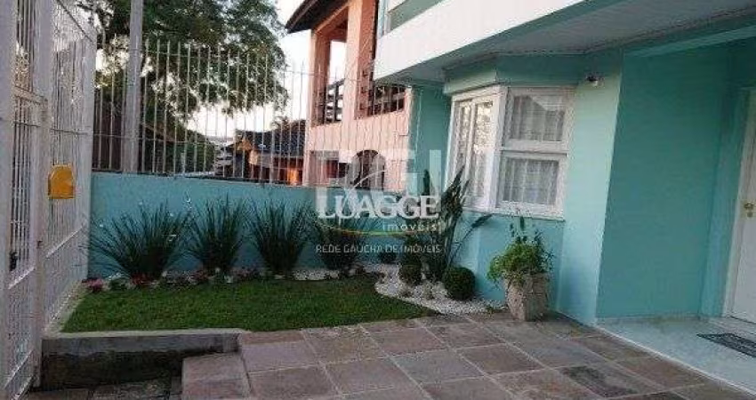 Casa em Porto Alegre, no bairro Espirito Santo, com 4 dormitório(s), e 4 banheiros, à venda.