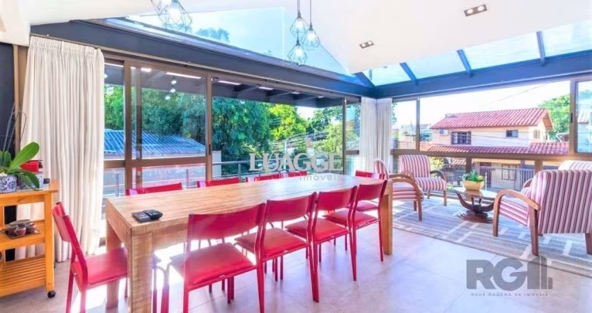Casa de 380m², bairro Guarujá