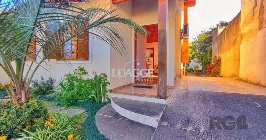 Casa de 3 dormitórios, bairro São Sebastião