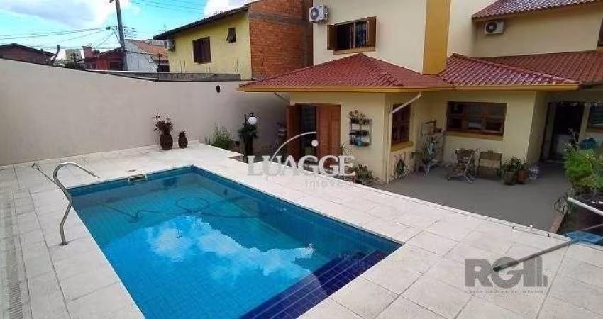 Excelente casa de 287m² com 3 dormitórios e 4 vagas.