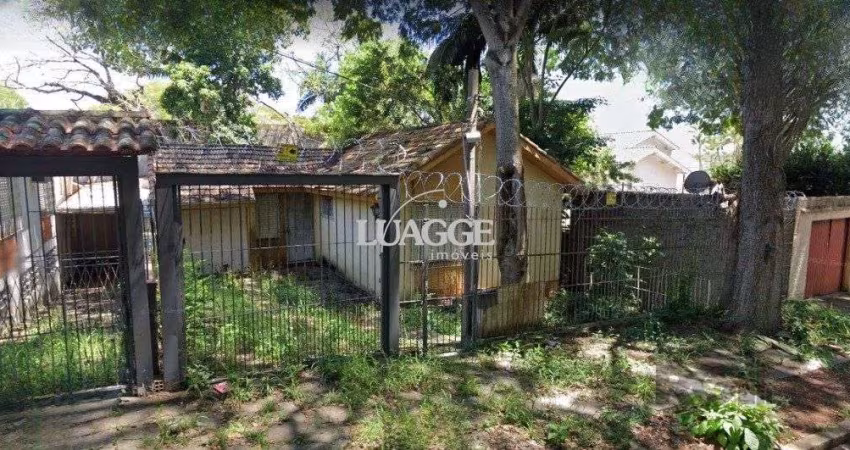 Casa 143m² - 3 dormitórios, 2 vagas no bairro Santa Tereza