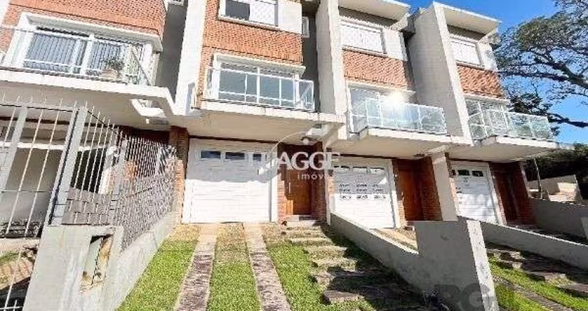Sobrado para Venda - 100m², 3 dormitórios, sendo 3 suites, 2 vagas - Portal Do Guarujá