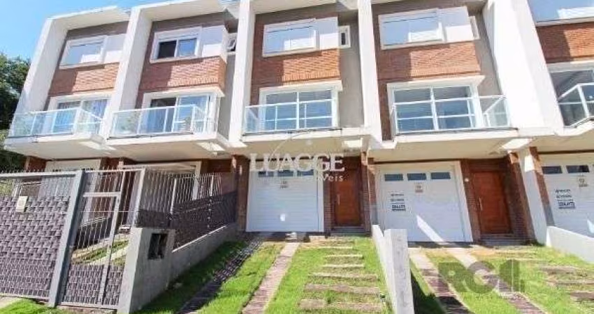 Sobrado para Venda - 100m², 3 dormitórios, sendo 3 suites, 2 vagas - Portal Do Guarujá
