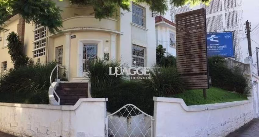 Casa para Venda - 485m², 5 dormitórios, sendo 1 suites, 1 vaga - Petrópolis