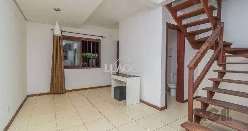 Casa 110m² - 3 dormitórios, 1 vaga no bairro Aberta dos Morros