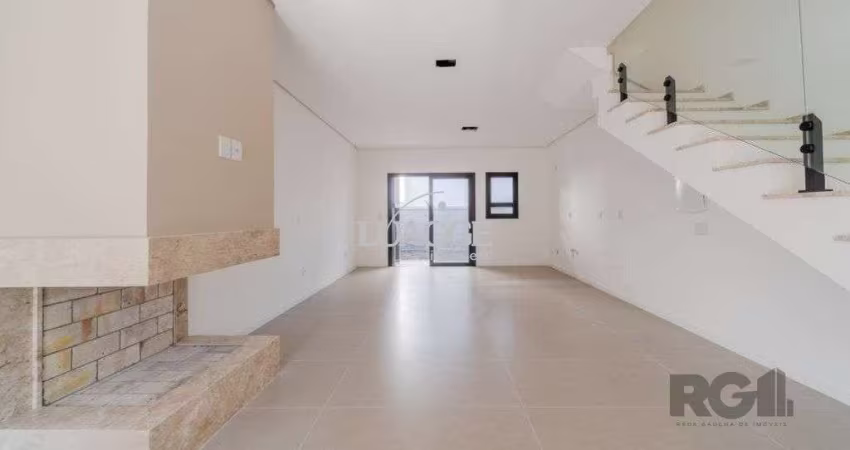 Casa de 3 dormitórios no bairro Hípica
