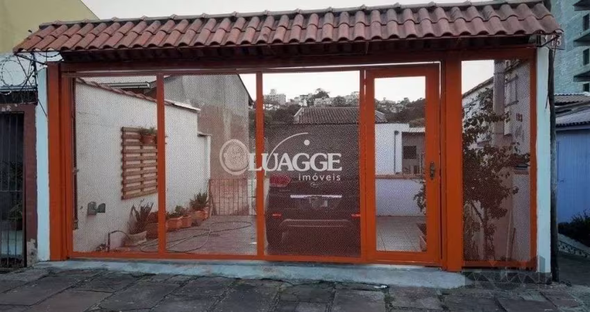 Casa 3 dormitórios à venda Rua São Joaquim, Glória - Porto Alegre