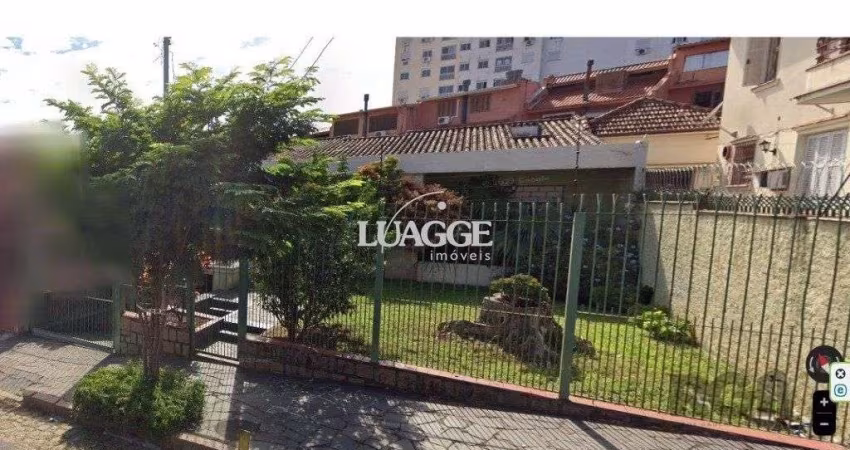 Casa 3 dormitórios no Bairro Glória, próxima a Prof. Oscar Pereira.