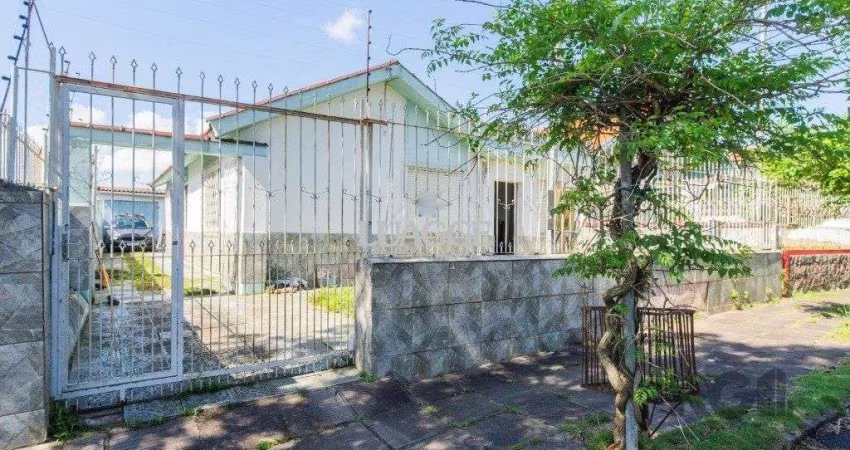 Casa com 3 dormitórios no bairro Tristeza