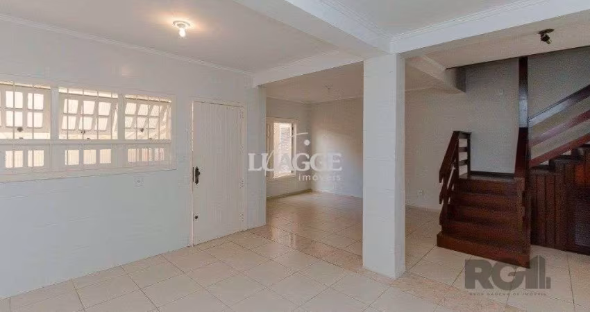Casa com 4 dormitórios, 4 vagas no bairro Vila Jardim