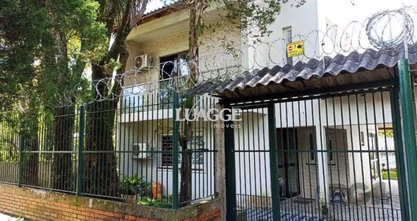 Casa com 3 dormitórios no bairro  Costa e Silva