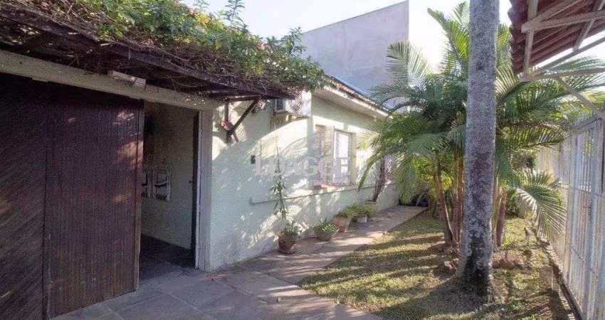 Casa de 3 dormitórios no bairro Santa Maria Goretti