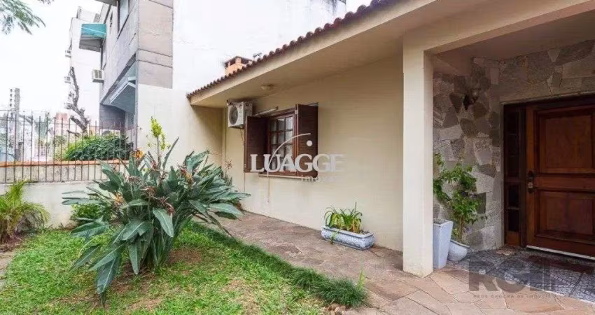Casa 160m², 3 dormitórios, 4 vagas no bairro Cristo Redentor