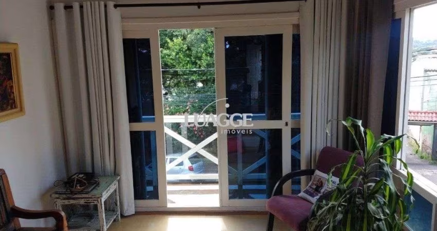 Casa com 3 dormitórios no bairro Ipanema