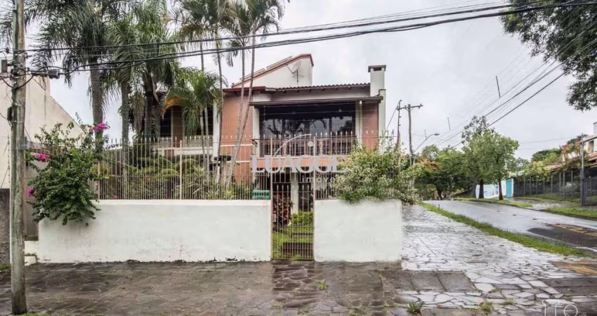 Casa para Venda - 485m², 4 dormitórios, sendo 1 suites, 3 vagas - Cristal