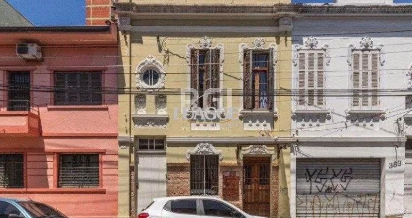 Casa para Venda - 490m², 3 dormitórios, sendo 1 suites, Floresta