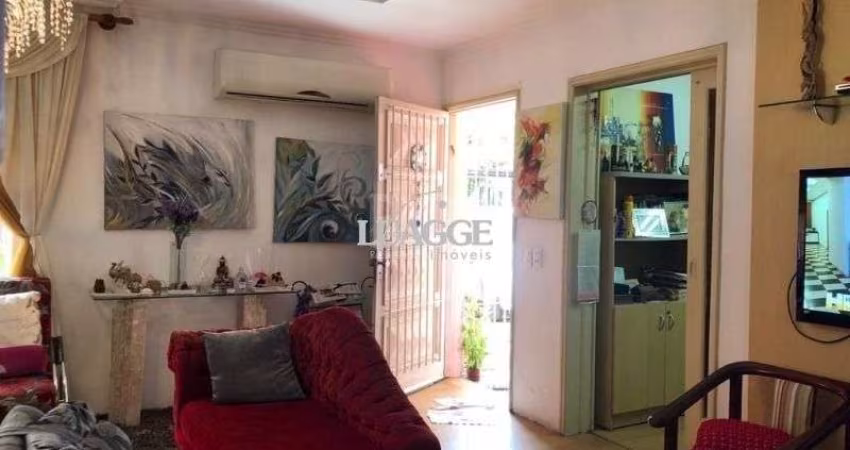 Casa para Venda - 200m², 3 dormitórios, sendo 1 suites, 2 vagas - Chácara das Pedras