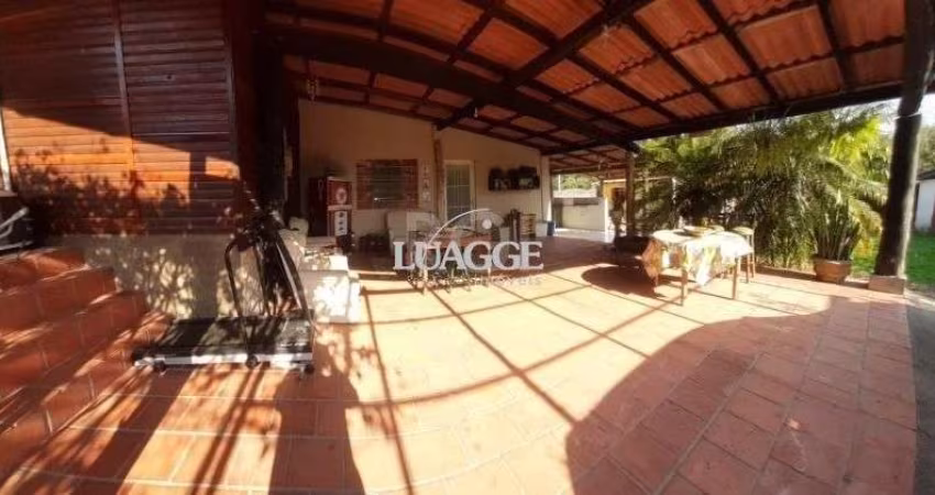 Sítio para Venda - 3000m², 4 dormitórios, sendo 1 suites, 3 vagas - Lageado