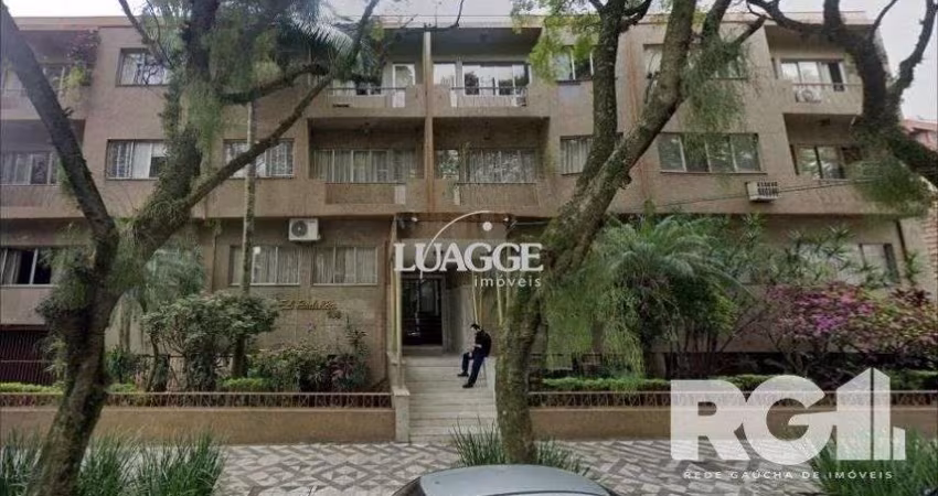 VENDA - Amplo Apartamento em Prédio Tradicional!