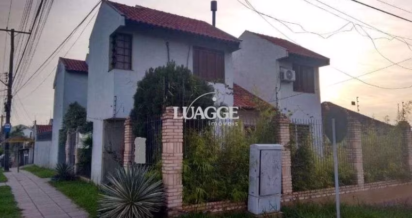 Casa para Venda - 255.68m², 4 dormitórios, sendo 1 suites, 2 vagas - Tristeza