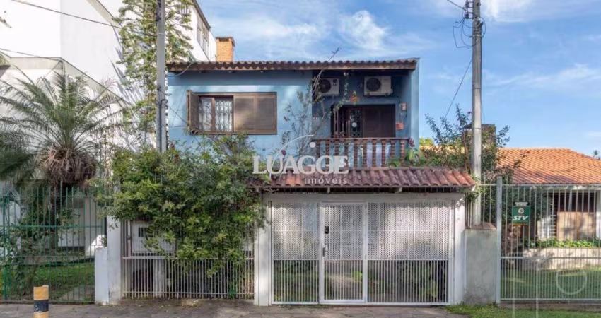 Sobrado para Venda - 241m², 4 dormitórios, sendo 1 suites, 1 vaga - Camaquã