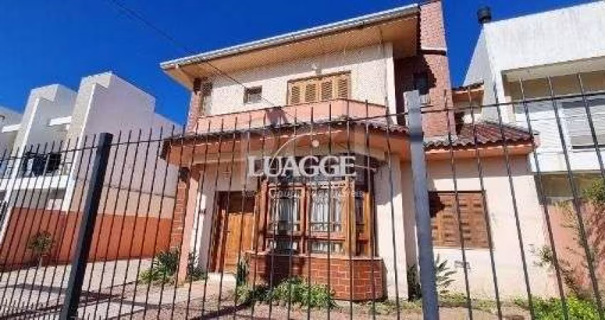 Casa para Venda - 239m², 5 dormitórios, sendo 1 suites, 4 vagas - Hípica