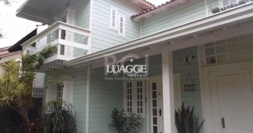 Sobrado para Venda - 208m², 3 dormitórios, sendo 1 suites, 4 vagas - Nonoai