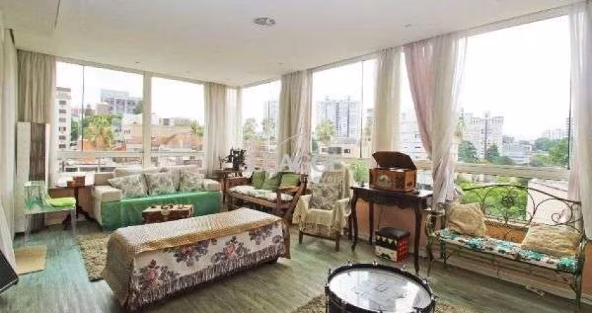 Cobertura em Porto Alegre, no bairro Petrópolis, com 3 dormitório(s), e 3 banheiros, à venda.