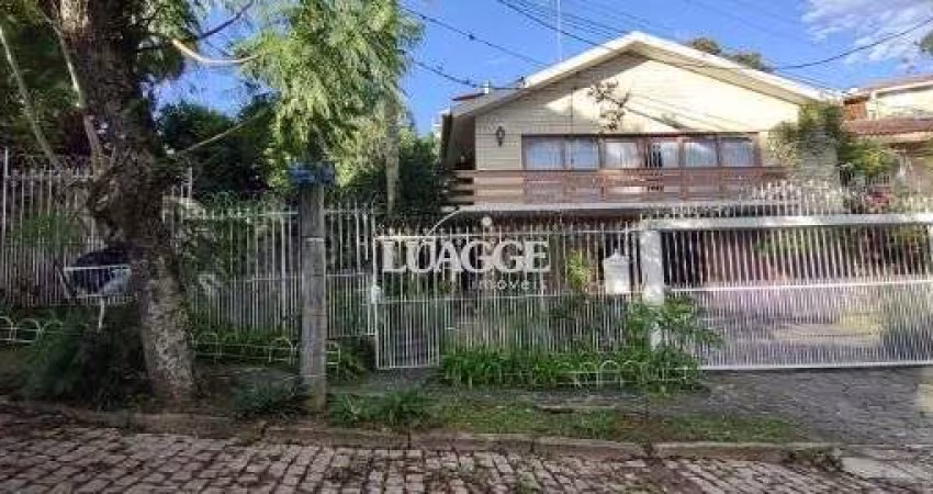 Casa em Porto Alegre, no bairro Jardim Isabel, com 5 dormitório(s), e 5 banheiros, à venda.