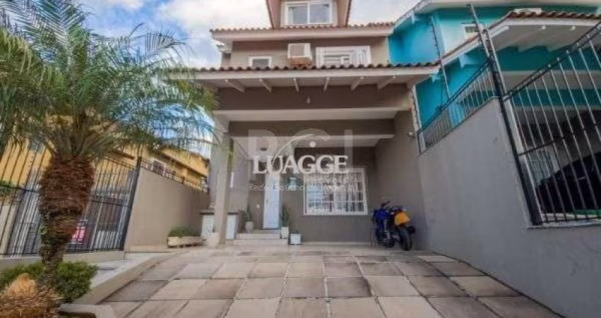 Casa em Porto Alegre, no bairro Vila Conceição, com 3 dormitório(s), e 3 banheiros, à venda.