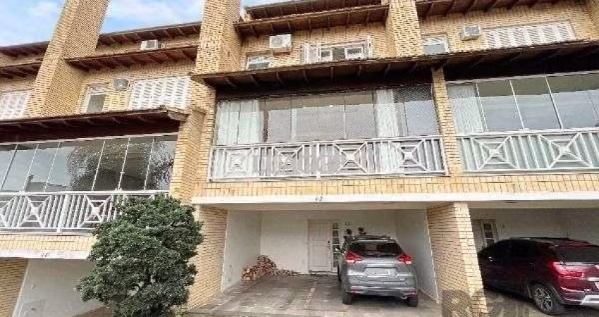 Casa Condominio em Porto Alegre, no bairro Sétimo Céu, com 4 dormitório(s), e 4 banheiros, à venda.