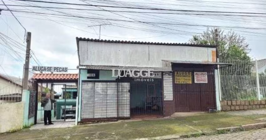 Casa em Porto Alegre, no bairro Santo Antônio, com 3 dormitório(s), e 3 banheiros, à venda.