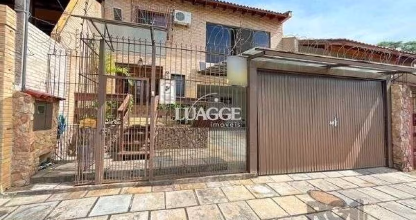 Casa em Porto Alegre, no bairro Ipanema, com 4 dormitório(s), e 4 banheiros, à venda.