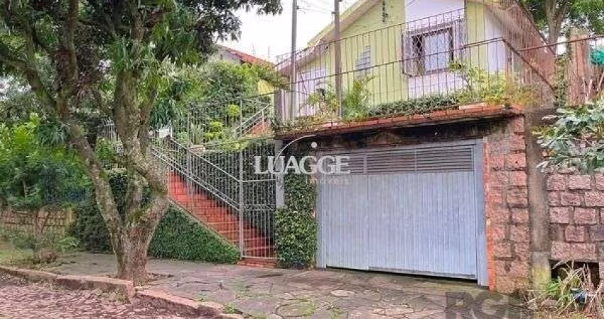 Casa em Porto Alegre, no bairro Cavalhada, com 4 dormitório(s), e 4 banheiros, à venda.