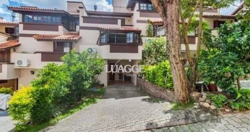 Casa Condominio em Porto Alegre, no bairro Vila Conceição, com 3 dormitório(s), e 3 banheiros, à venda.