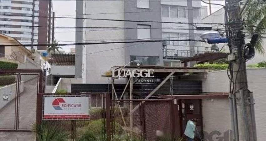 Apartamento em Porto Alegre, no bairro Petrópolis, com 3 dormitório(s), e 3 banheiros, à venda.