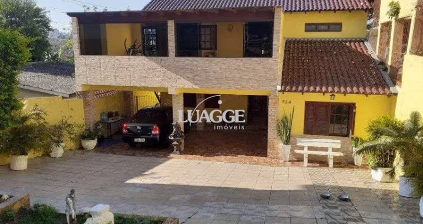 Casa para Venda - 300m², 3 dormitórios, sendo 1 suites, 5 vagas - Partenon