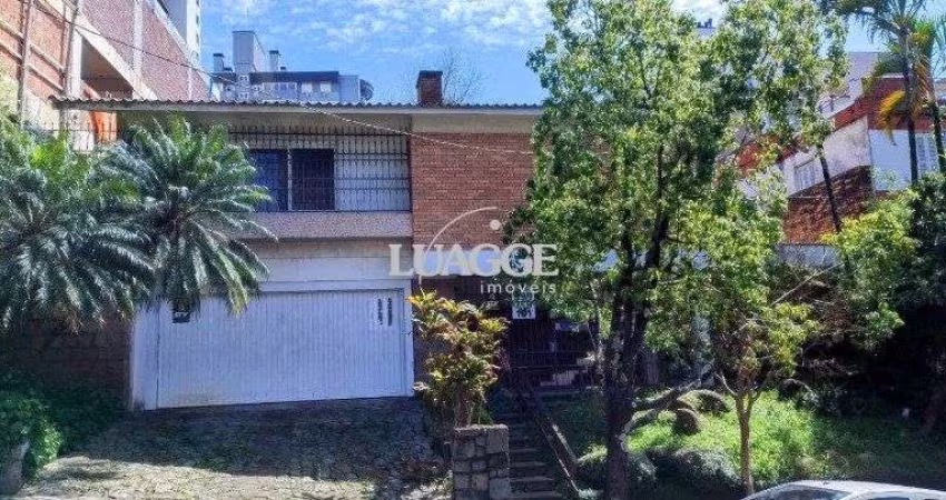 casa ampla, terreno excelente tamanho,  localização privilegiada em  porto alegre