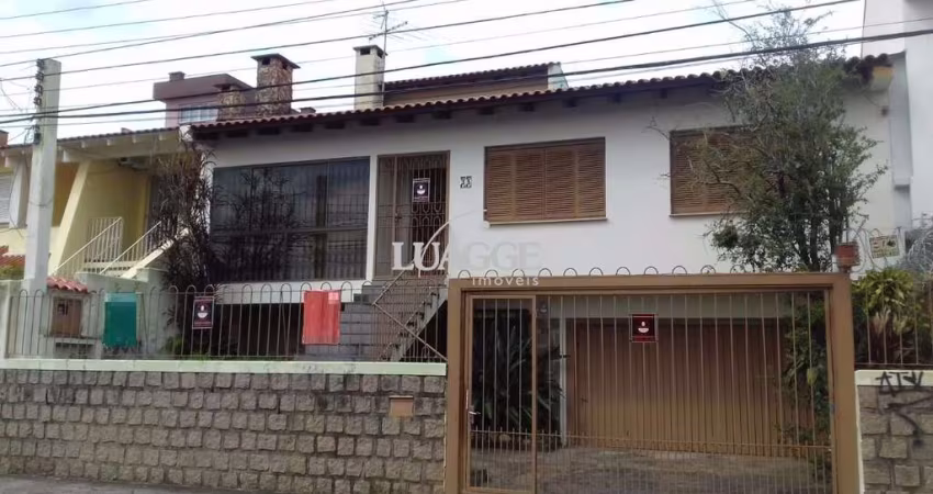 Casa para Venda - 293m², 3 dormitórios, sendo 1 suites, 4 vagas - Partenon