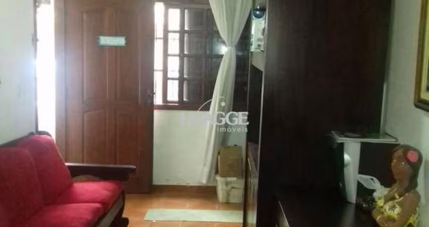 Casa para Venda - 130m², 5 dormitórios, sendo 1 suites, 2 vagas - Partenon