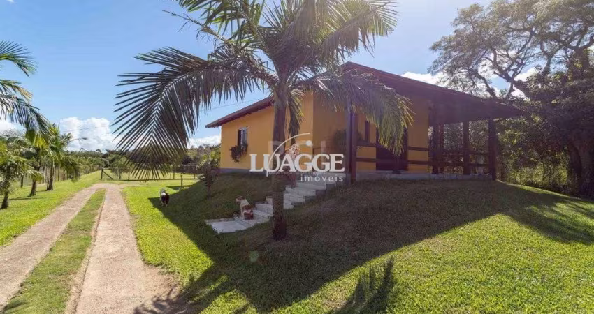 Sítio para Venda - 393m², 3 dormitórios, 6 vagas - Belém Novo