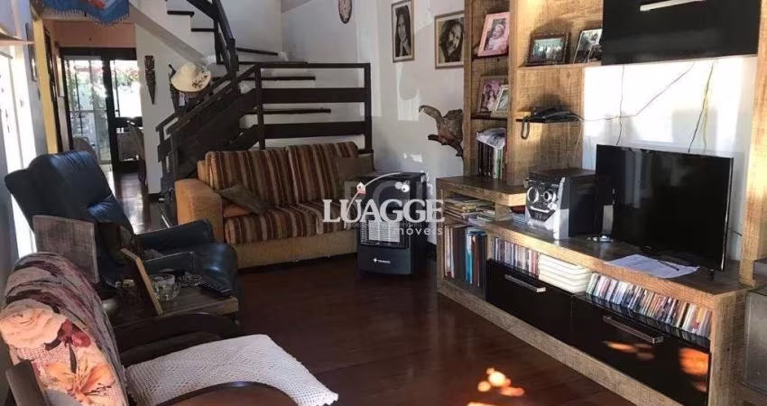 Casa Condominio para Venda - 216m², 3 dormitórios, sendo 1 suites, 2 vagas - Tristeza